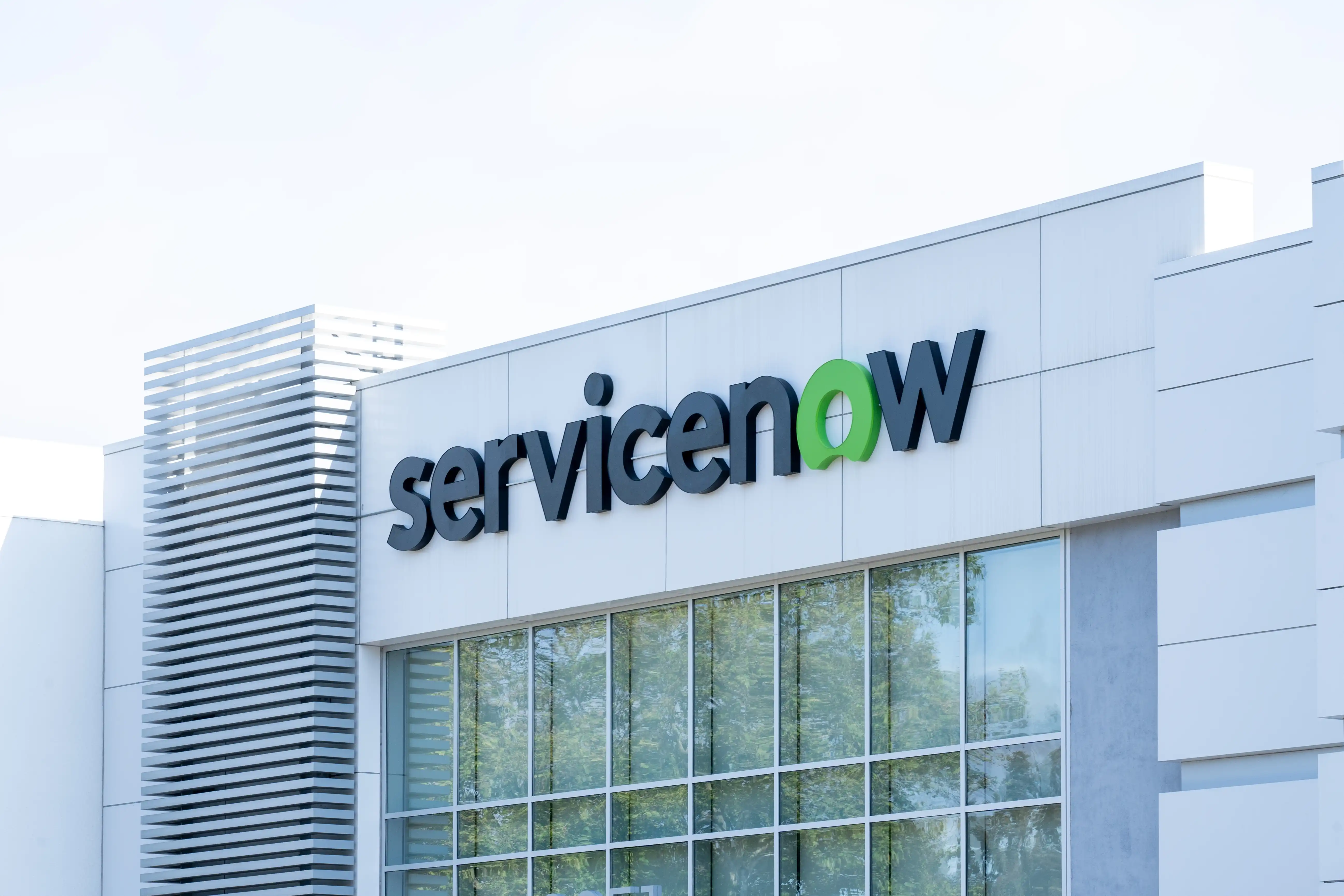 ServiceNow Jobs in Dubai for Freshers (2026): Complete Career Guide to Start Your IT Career